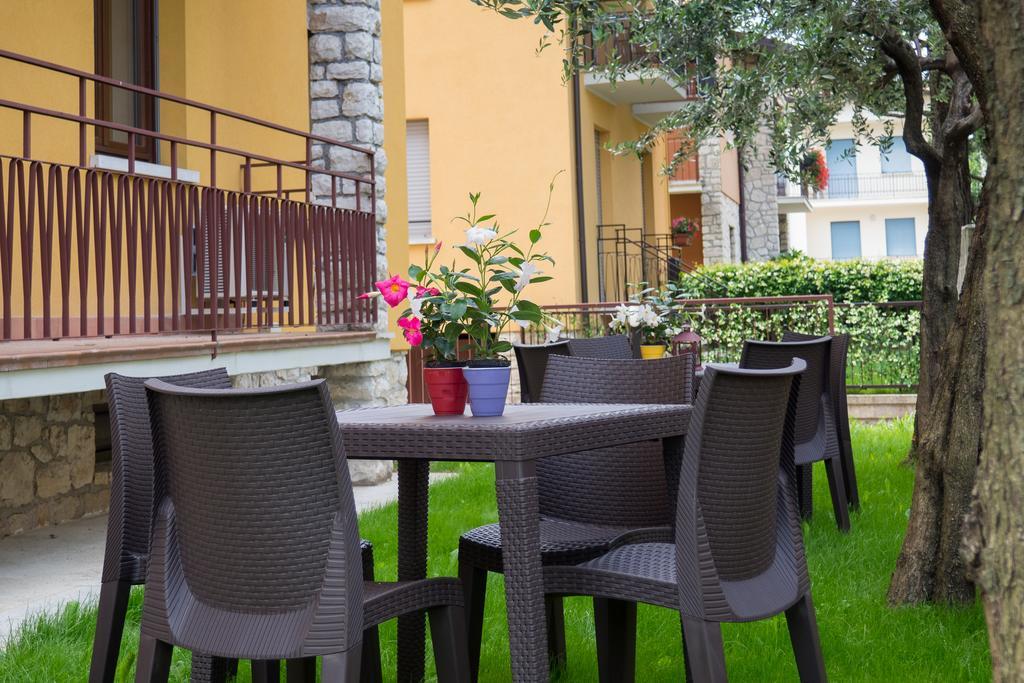 Apartamento Ortaglia Torri Del Benaco Exterior foto